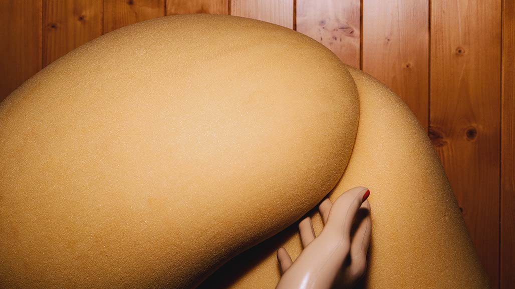 Impactist Sofa King Sexy Still Frame 02